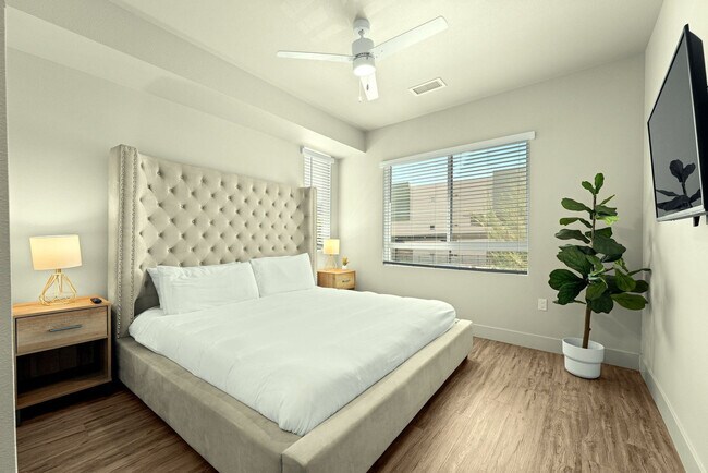 1100 Solitude Trl Unit SI ID1585305P