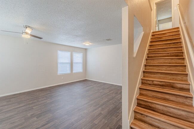 8749 Hunters Trail