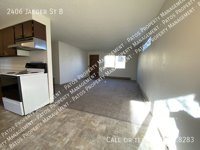 Photo - 2406 Jaeger St