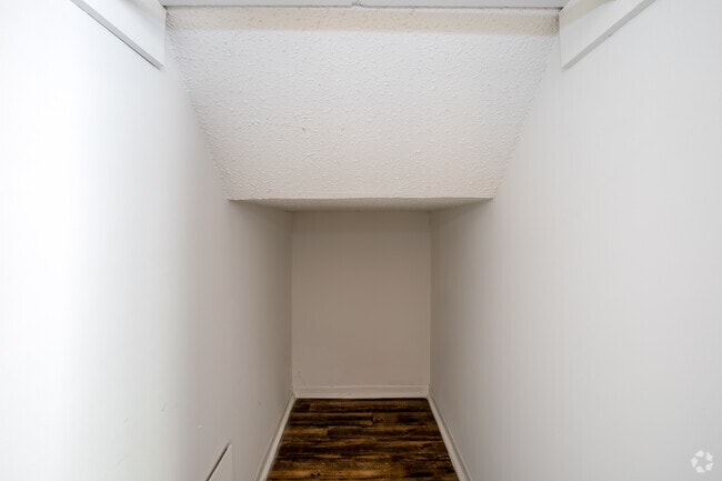 1 BD, 1 BA - 750SF - Living Room Storage Space