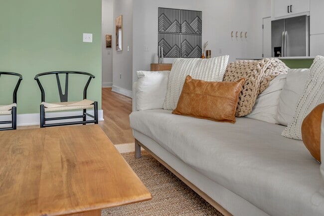 Photo - 542 Southgate Ave Unit 303