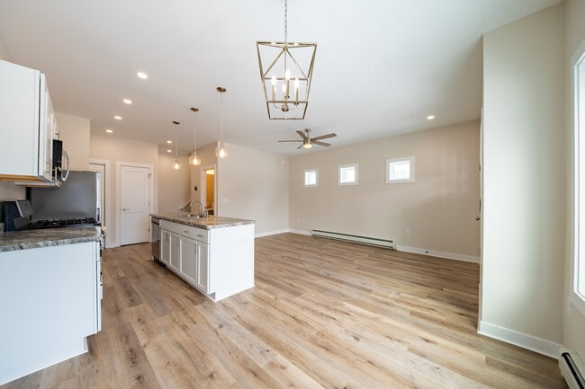 Photo - 412 W Baraga Ave