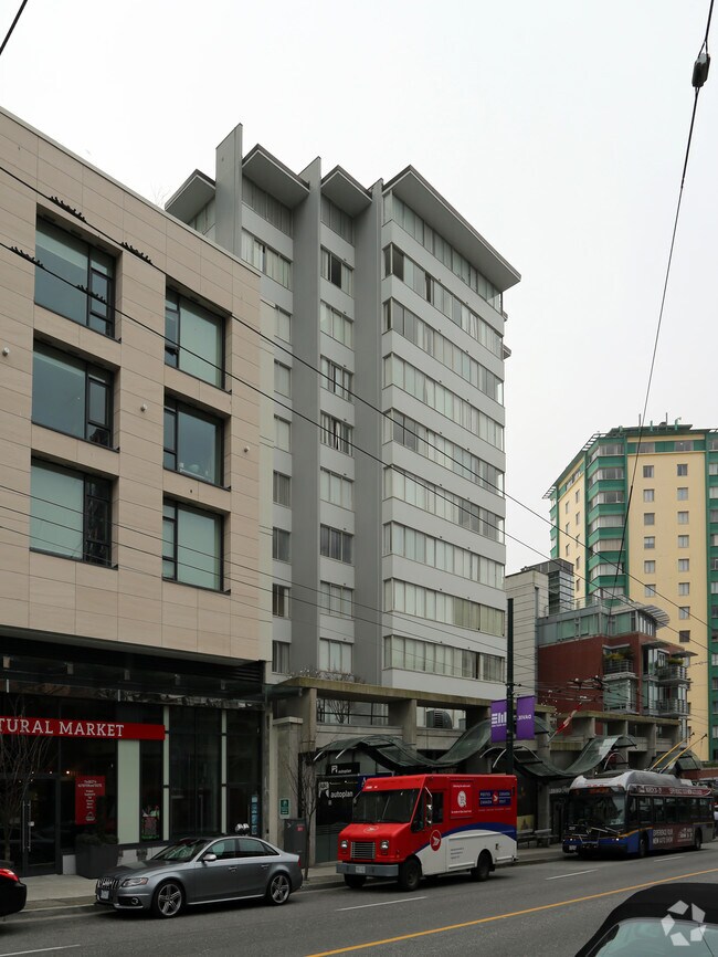 Building Photo - English Bay Tower