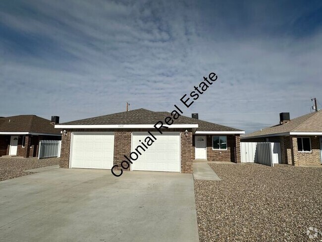 Building Photo - BRAND NEW CONSTRUCTION! 2 Bed/2 Bath Duplex. Rental