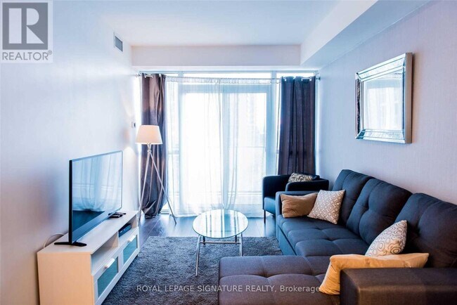 Photo - 50 Bruyeres Mews Unit 809