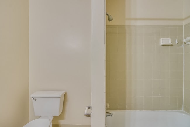 Photo - Wilderness Park/Parkcrest Apartments