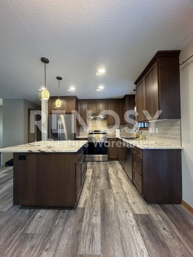 Photo - Available Now 2 bedroom 1.5 bath Condo in St. Louis Park