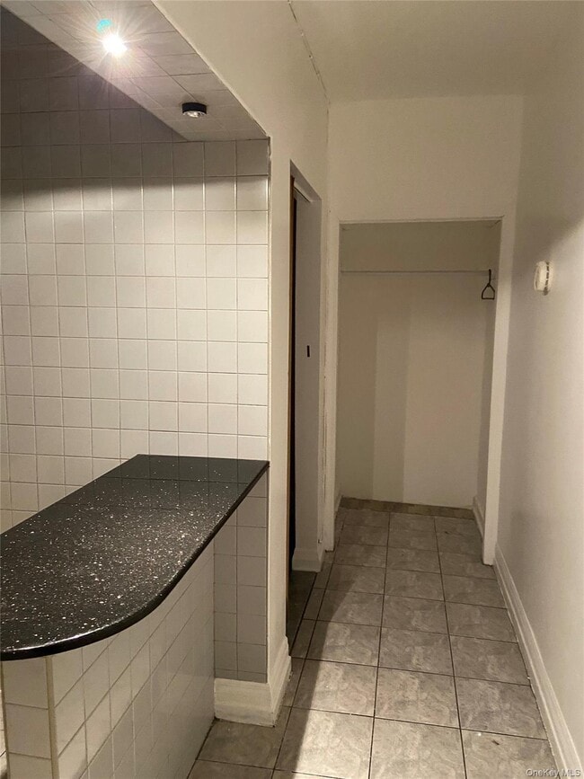 Building Photo - 136-39 41st Ave Unit 2H Rental