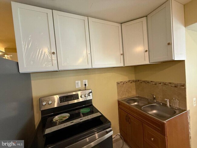 Photo - 14696 Stratford Dr