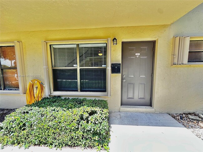 Building Photo - 10055 NW 4th St Unit 103 Rental
