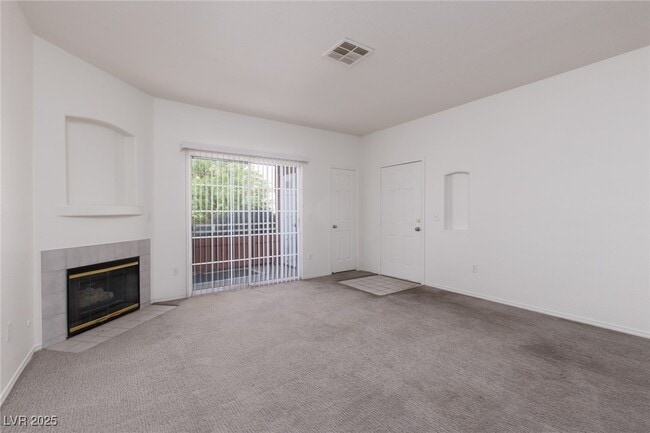 Photo - 4730 E Craig Rd Unidad 1186