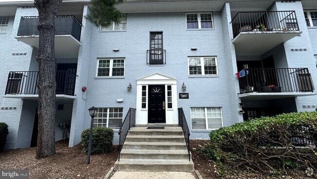 Building Photo - 7097 Spring Garden Dr Unit 1 Rental