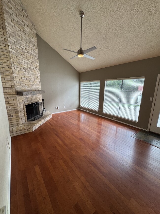 Photo - 13815 Stone Hollow
