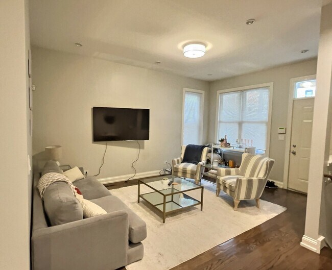 Photo - 2538 N Southport Ave Unit 1R