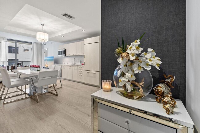 Photo - 55 SW 9th St Unidad 2309
