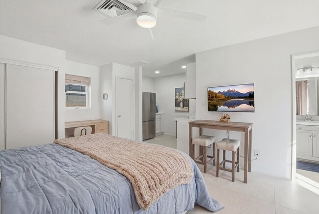Photo - 313 E Riviera Dr