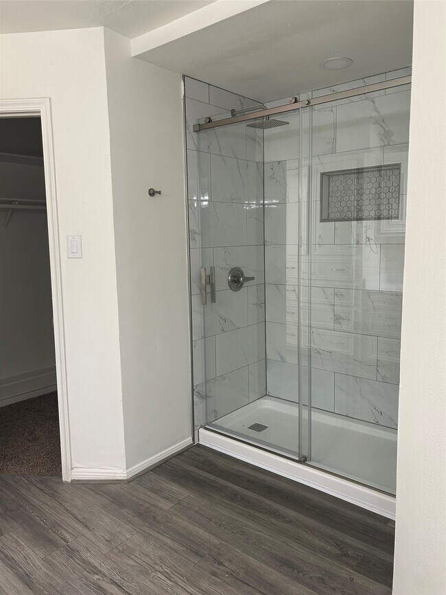 Photo - 7834 Oakington Dr