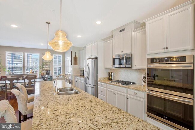 Photo - 130 Capital Ct