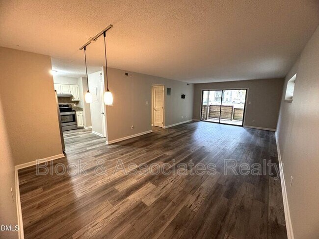 Photo - 533 Pine Ridge Pl