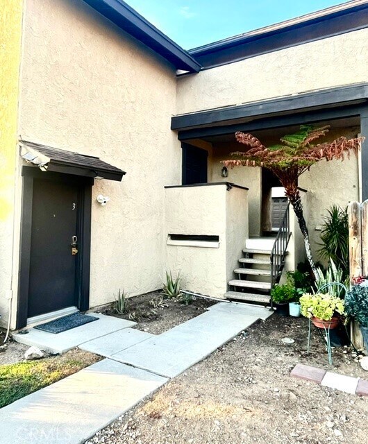 2429 S Ridgewood Dr