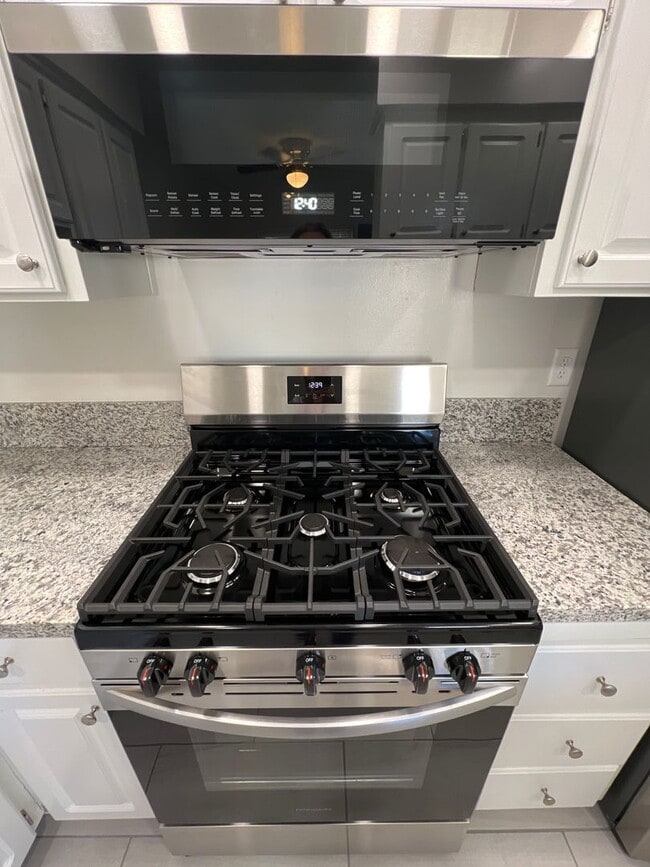 Photo - Riverside Gardens