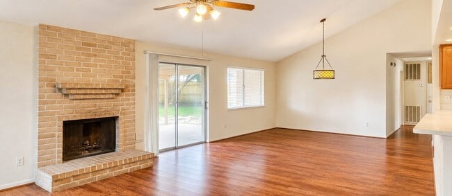 Building Photo - 15343 Mondrian Dr