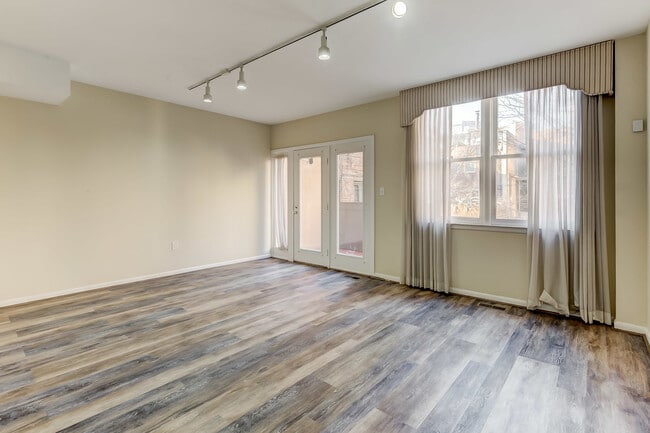 Photo - 138 Welcome Aly