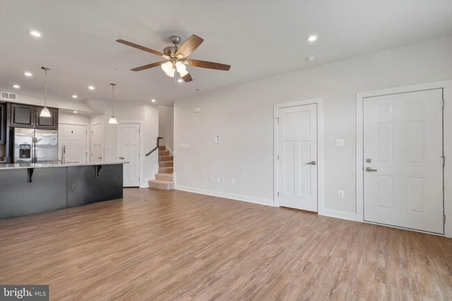 Building Photo - 5908 Etterbeek St