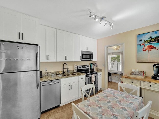 Building Photo - 615 SW 4th Ave