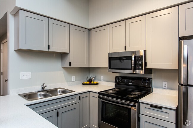 1BR, 1BA - 575 SF