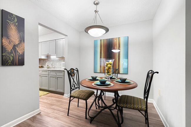 Photo - Pleasantdale Crossing