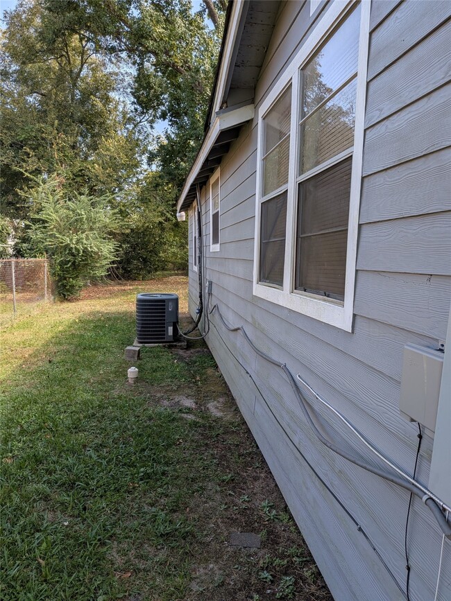 Photo - 7904 Hoffman St