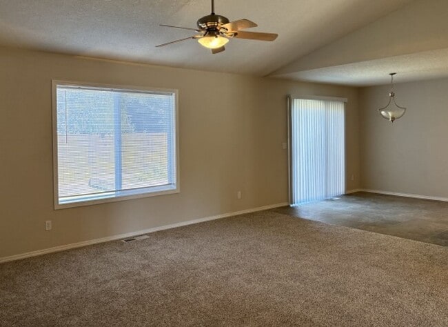 Photo - 3Bd/2Ba Single Story Home - Available to V...