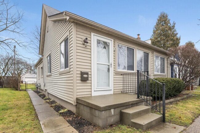 Photo - 2040 Austin Ave