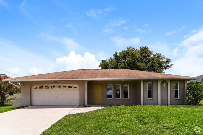 Building Photo - 914 SW 25th St Rental