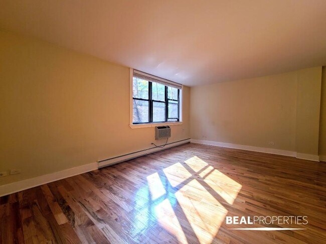 Building Photo - 0 bedroom in CHICAGO IL 60610 Unit D4