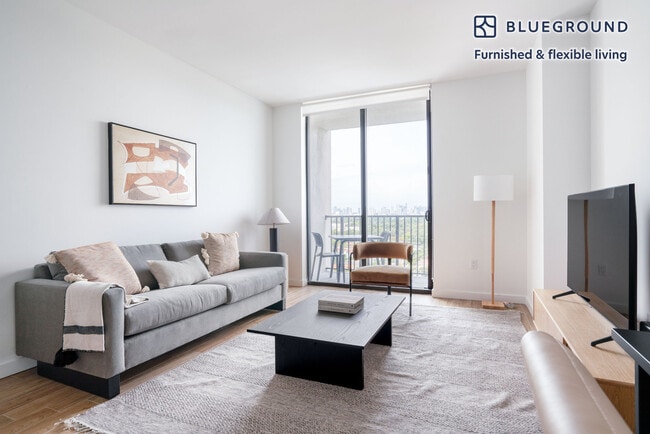 Building Photo - 1501 SW 37th Ave Rental