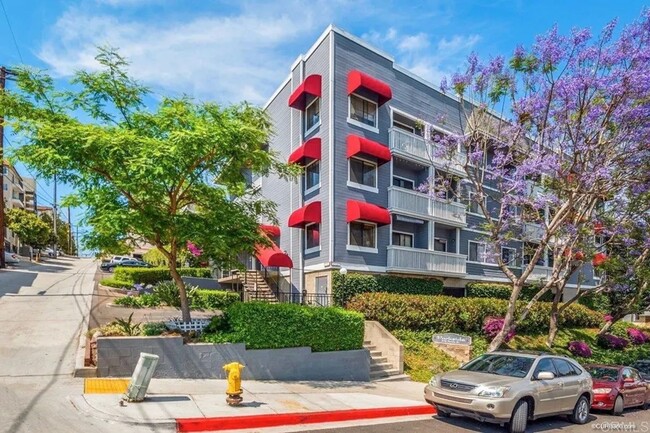Building Photo - 1BD 1BA Condo with Parking Garage - Locate... Unit 102
