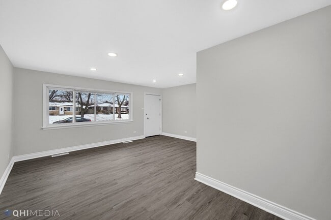 Photo - 17136 Walter St