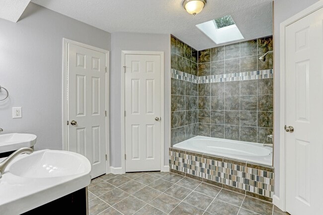 Photo - 1211 Diablo Dr