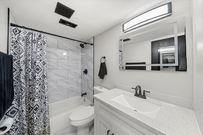 Photo - 2615 W Foster Ave Unidad 201