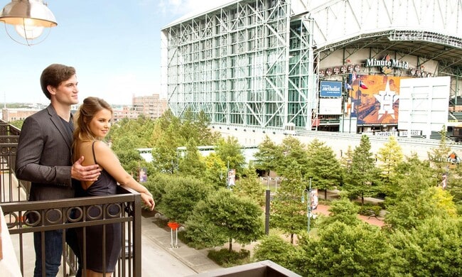 Building Photo - 500 Crawford St Unit 305