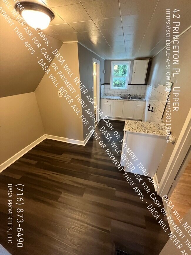 42 Princeton Pl Unit Upper
