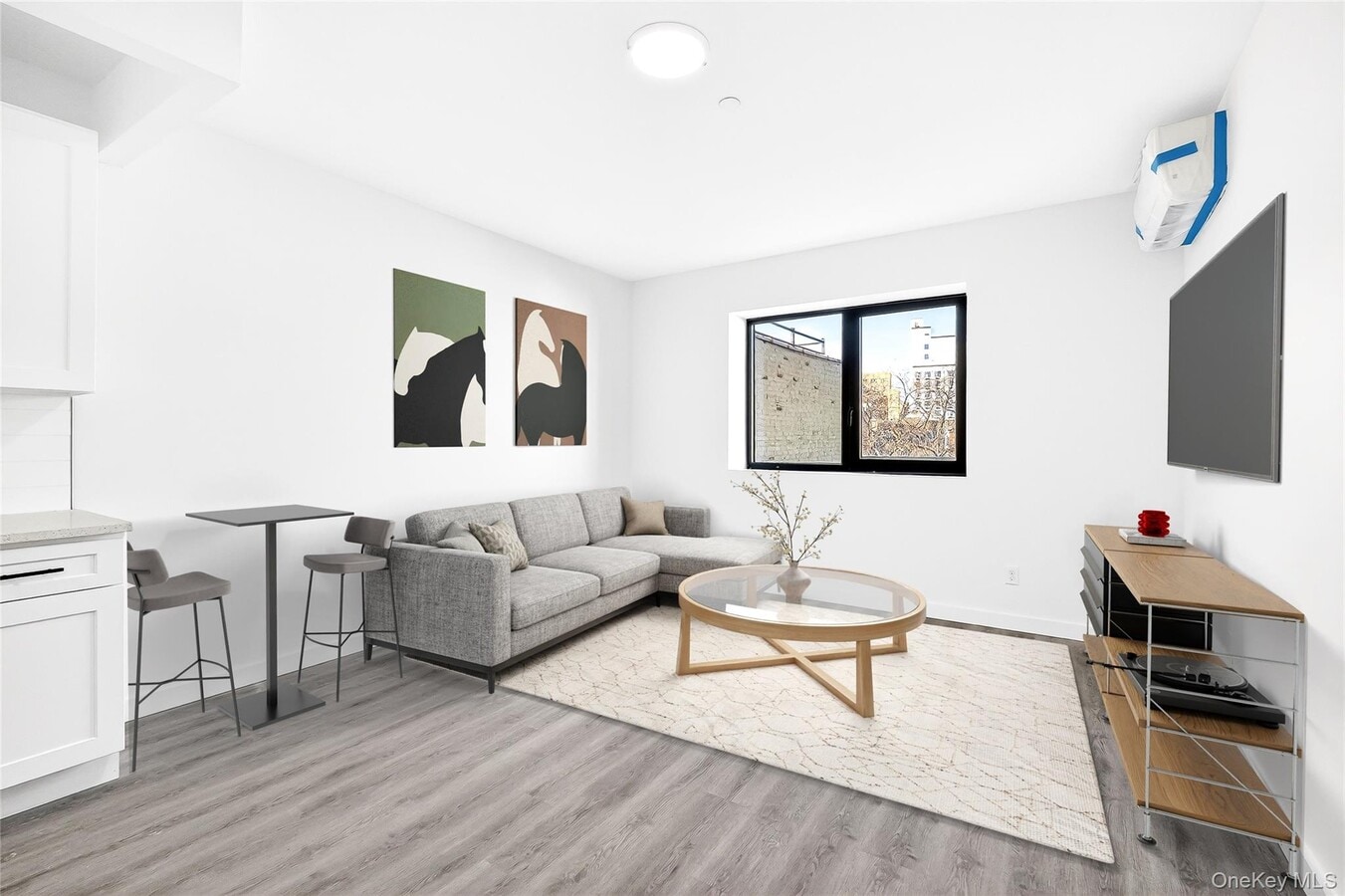 Photo - 2043 Webster Ave