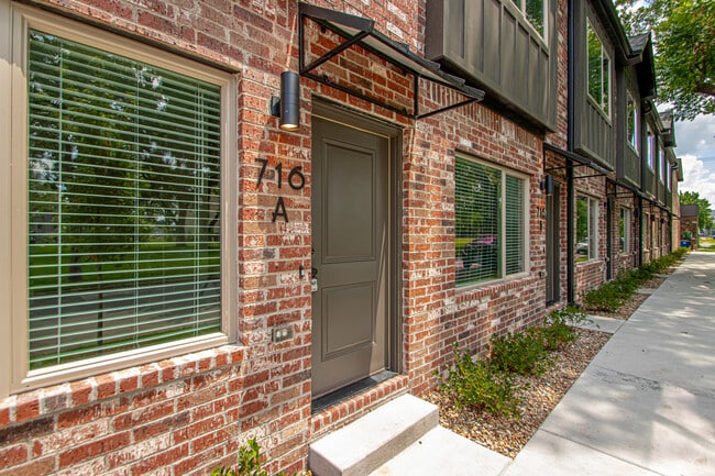 Photo - 716 N Olive St