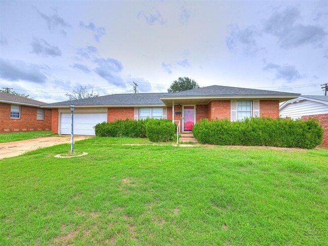 Photo - 1212 Lynnwood Dr