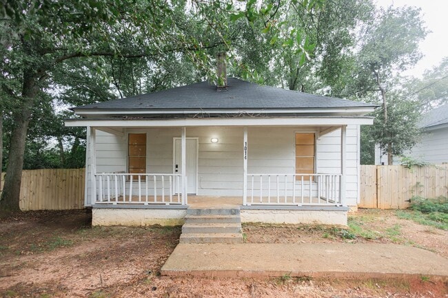 Photo - 1014 W Broad St House