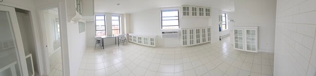 Building Photo - 1001 St Paul St Unit 12B