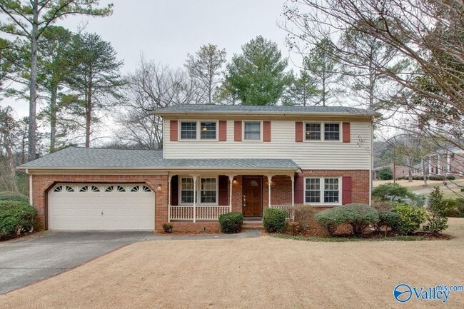 Photo - 2700 Briarwood Dr SE