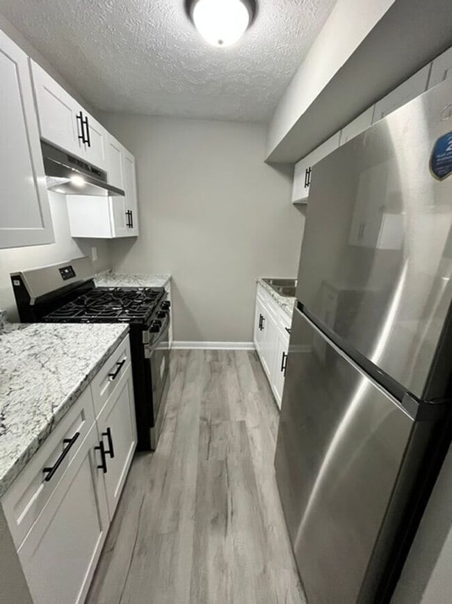 Building Photo - 2082 Fairmont Ct Unit 13